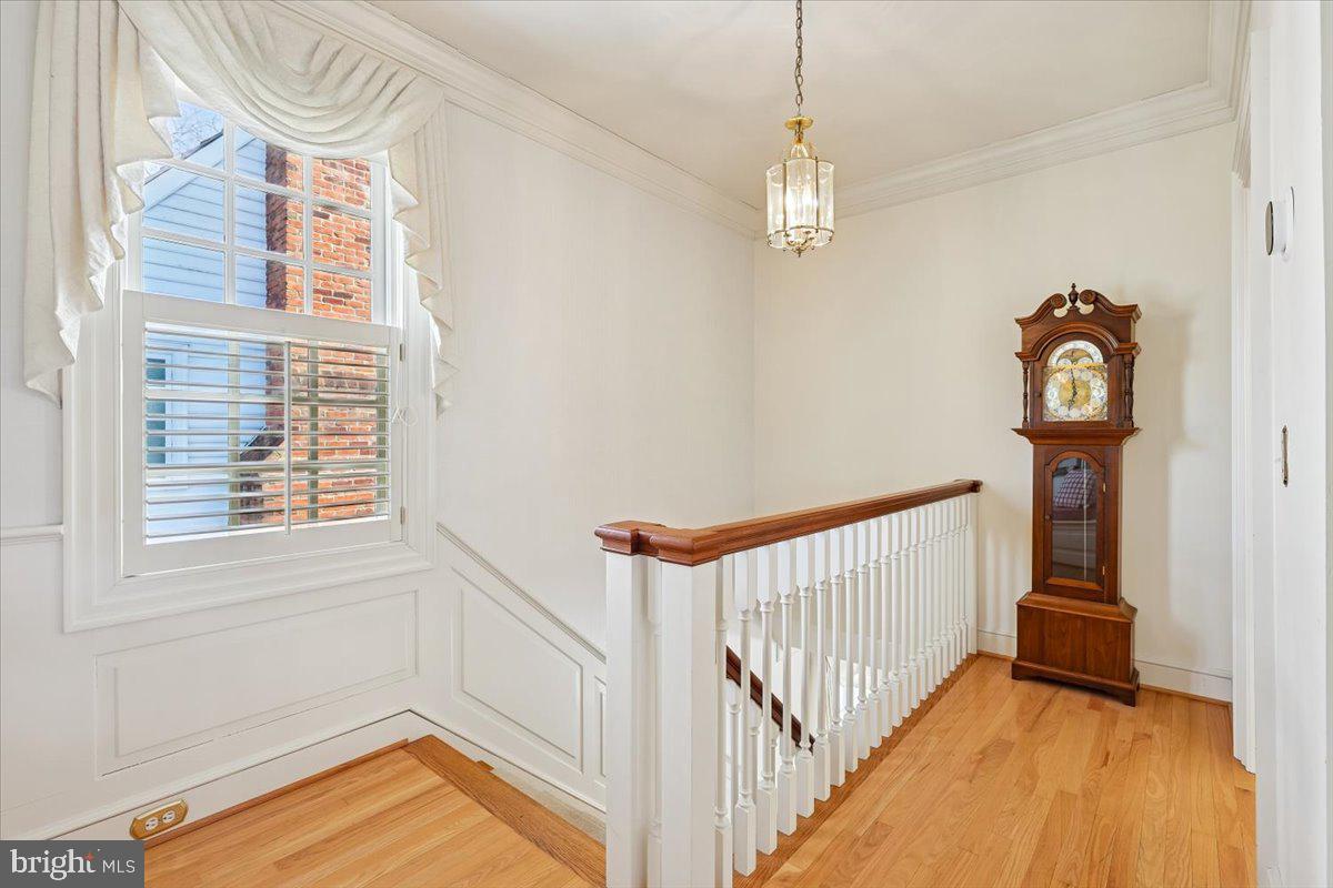 WILLIAMSBURG COMMONS - Residential