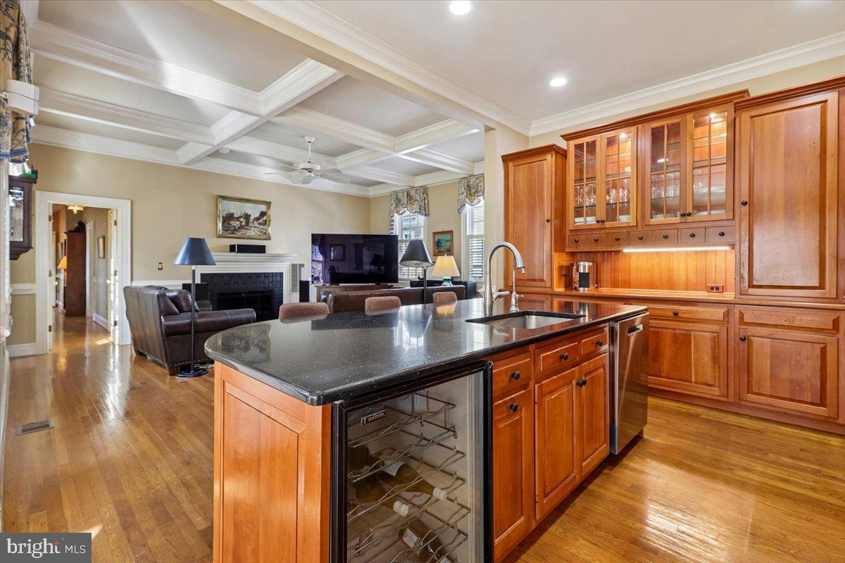 WILLIAMSBURG COMMONS - Residential