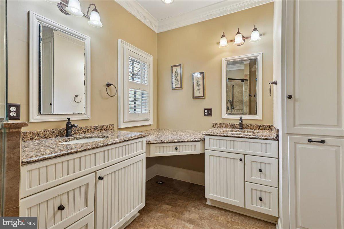 WILLIAMSBURG COMMONS - Residential