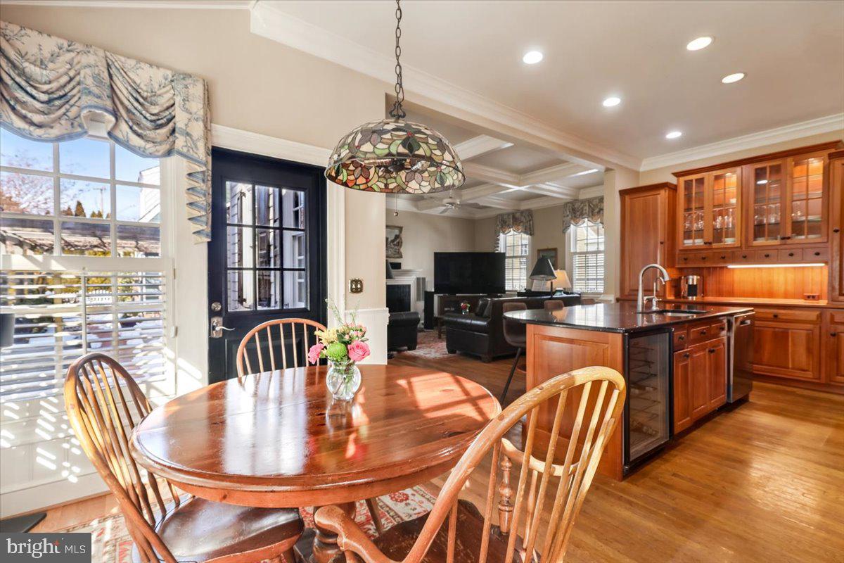 WILLIAMSBURG COMMONS - Residential