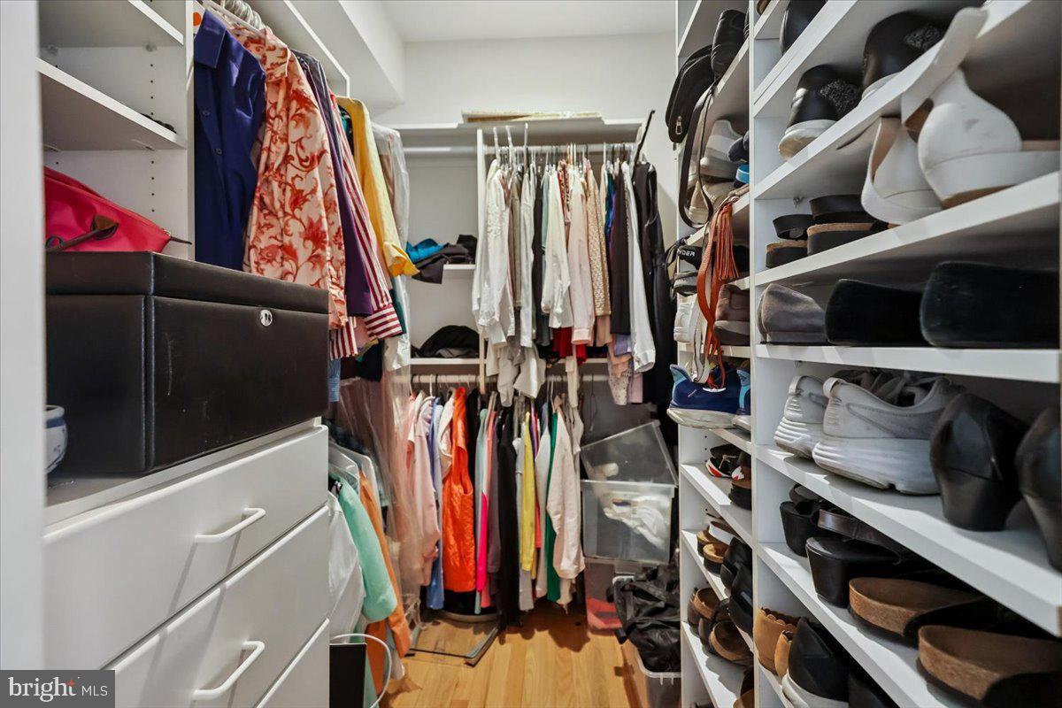 WILLIAMSBURG COMMONS - Residential