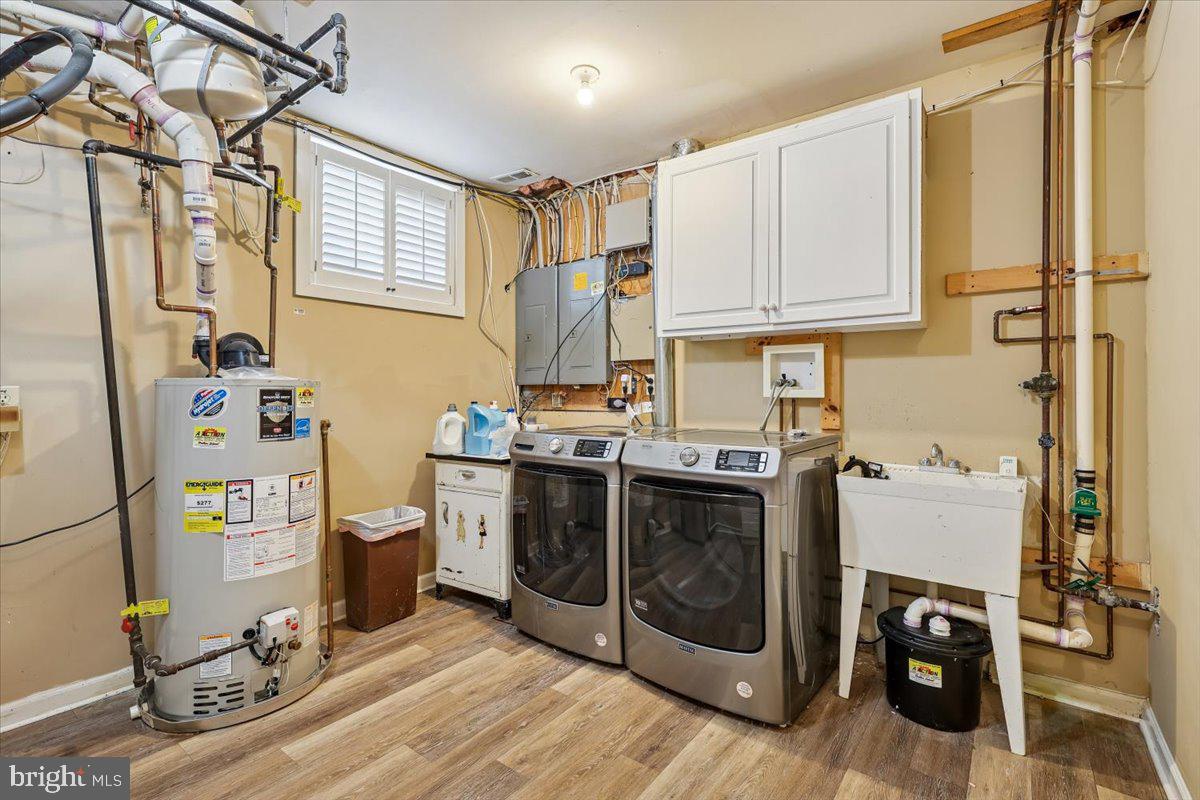 WILLIAMSBURG COMMONS - Residential