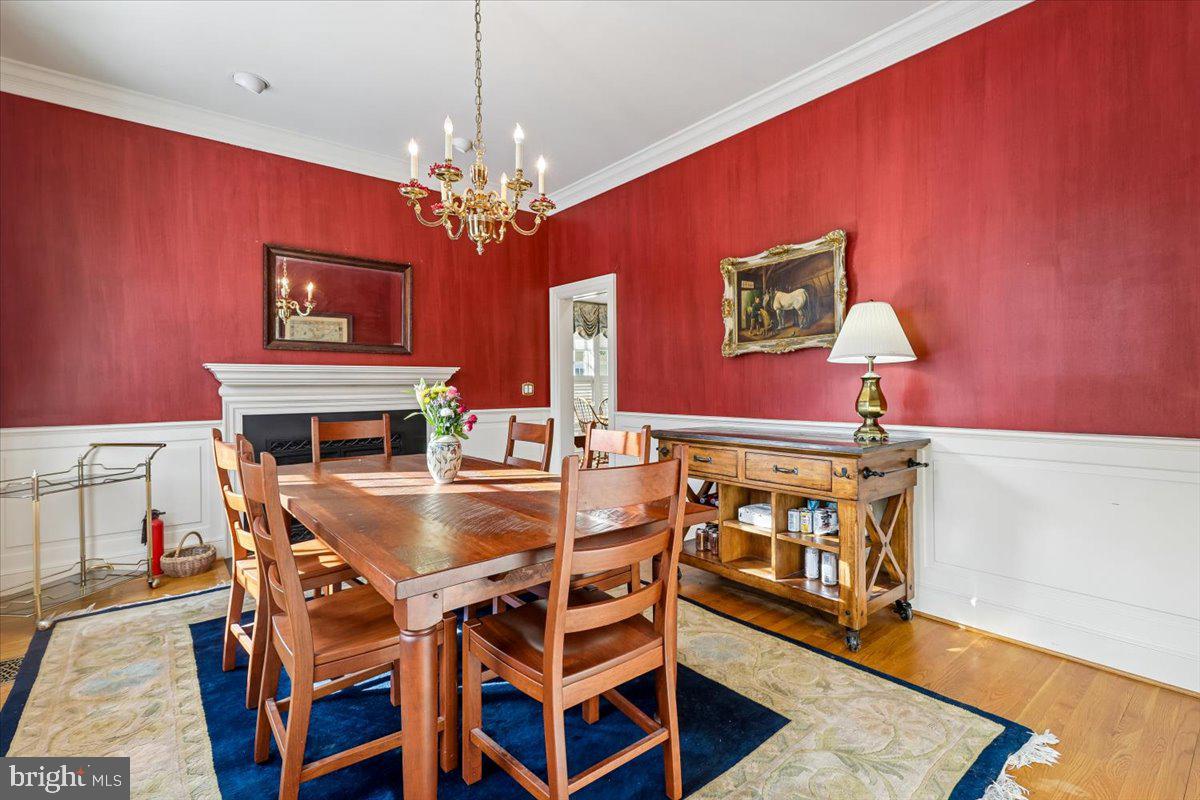 WILLIAMSBURG COMMONS - Residential