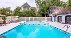 WILLIAMSBURG COMMONS - Residential