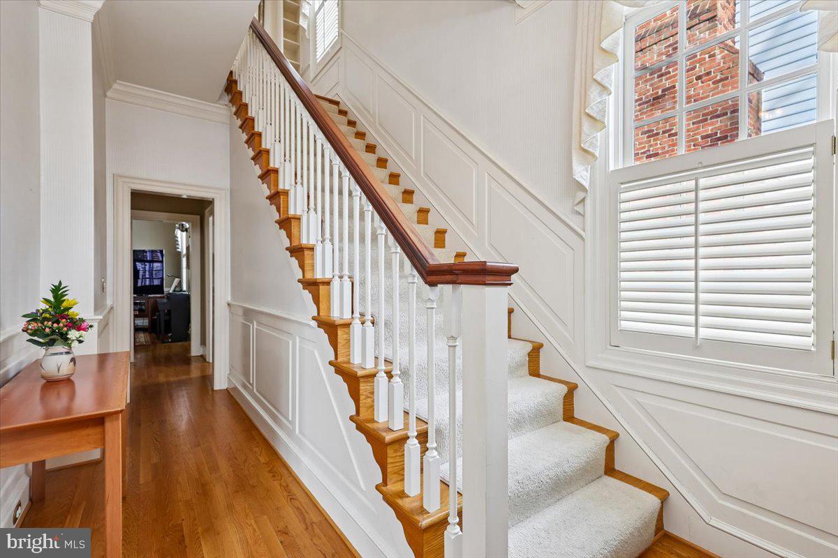 WILLIAMSBURG COMMONS - Residential