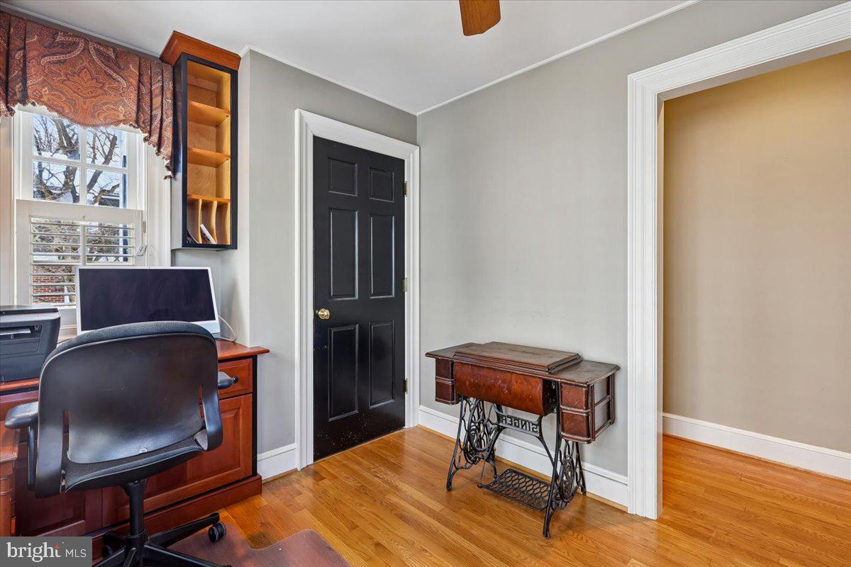 WILLIAMSBURG COMMONS - Residential