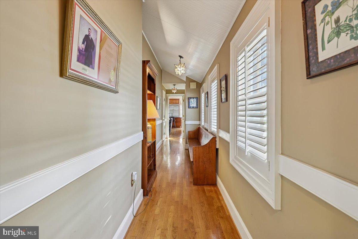 WILLIAMSBURG COMMONS - Residential