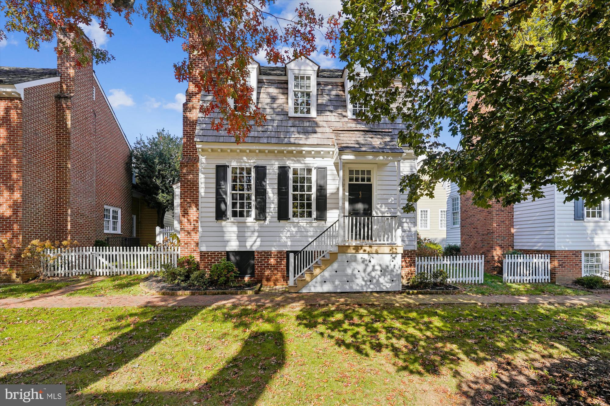 9896 PALACE GREEN WAY