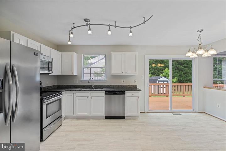 3429 LACROSSE COURT