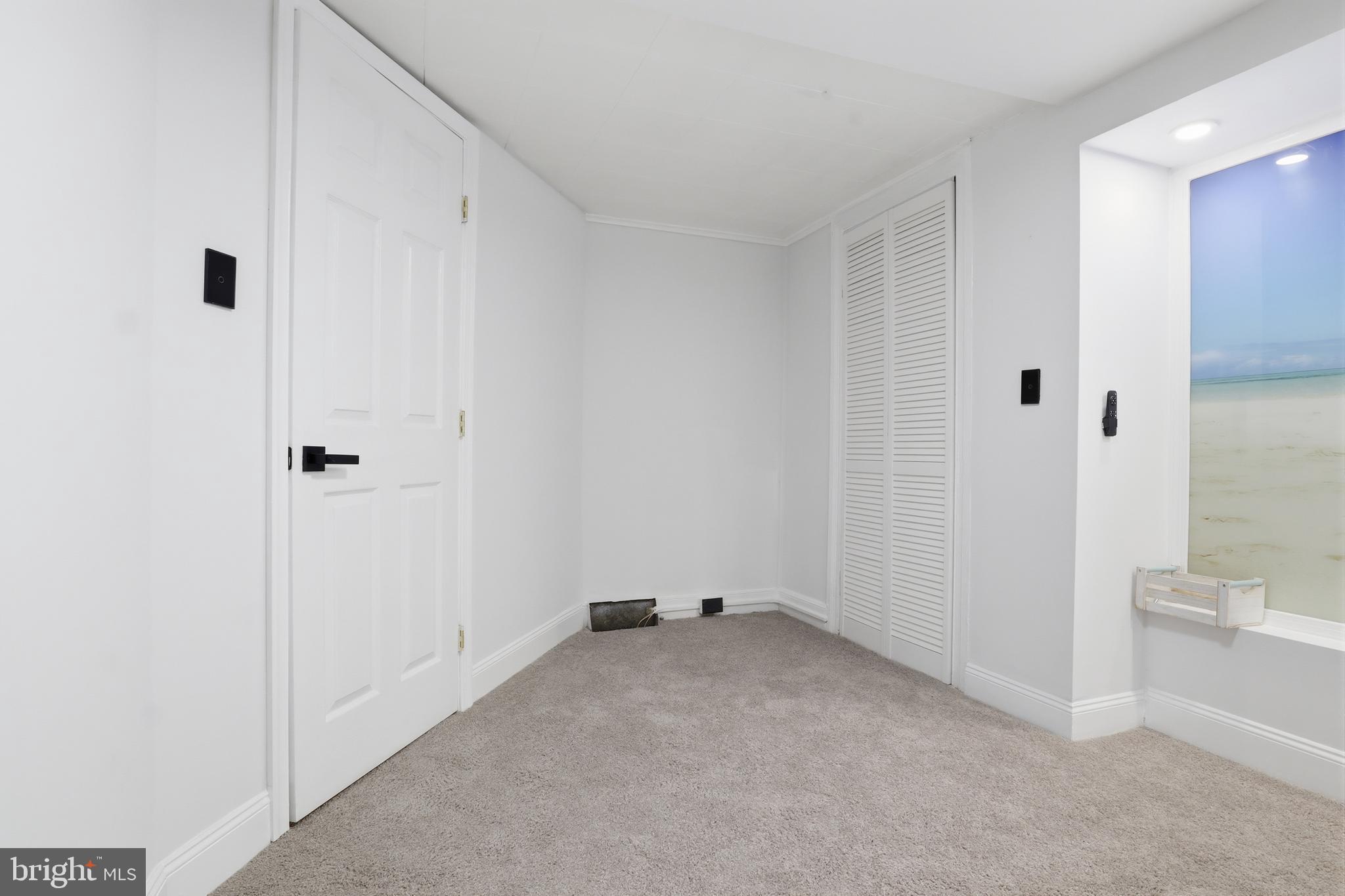 NORTH YORK - Residential