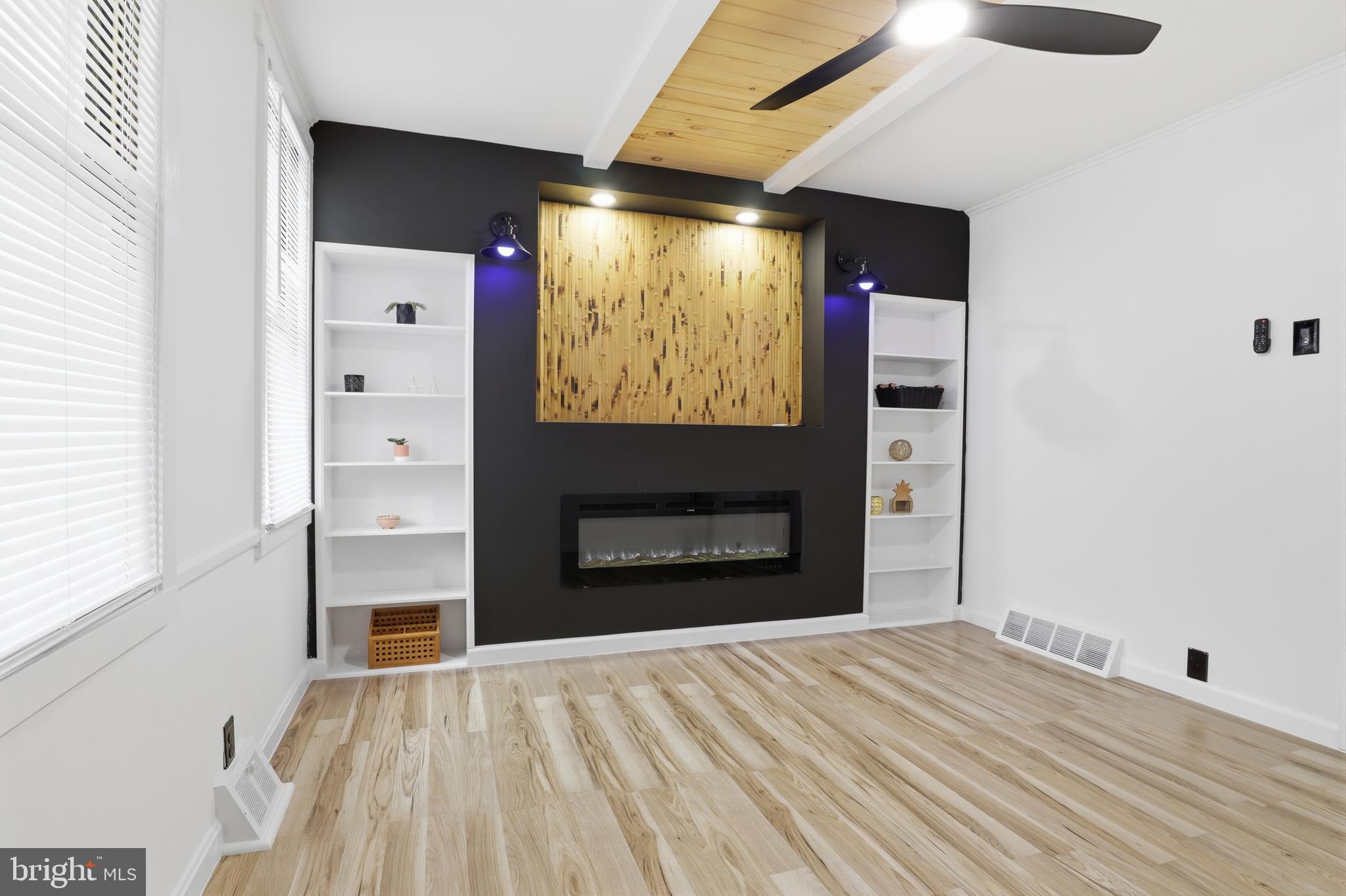 NORTH YORK - Residential