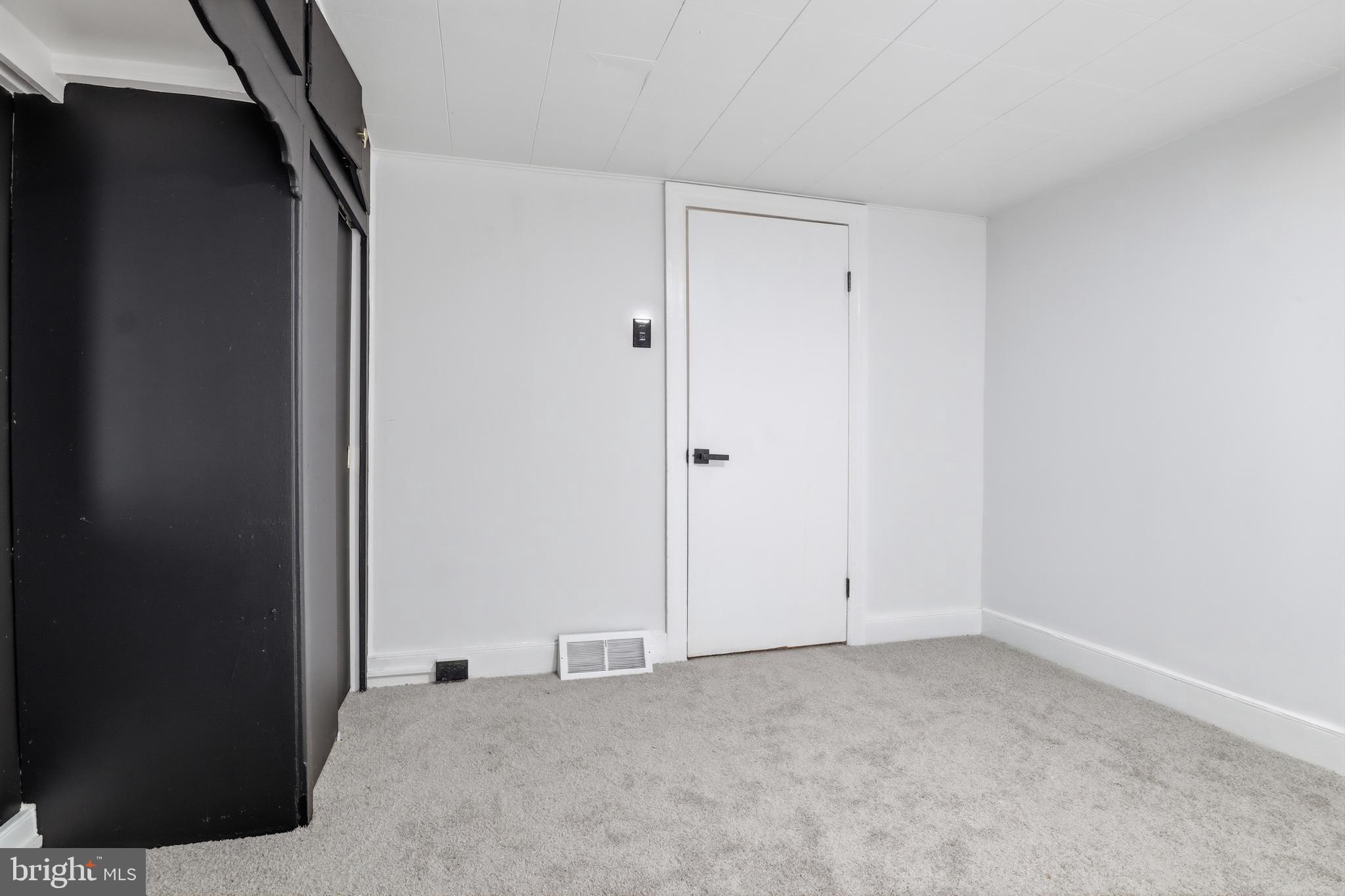 NORTH YORK - Residential