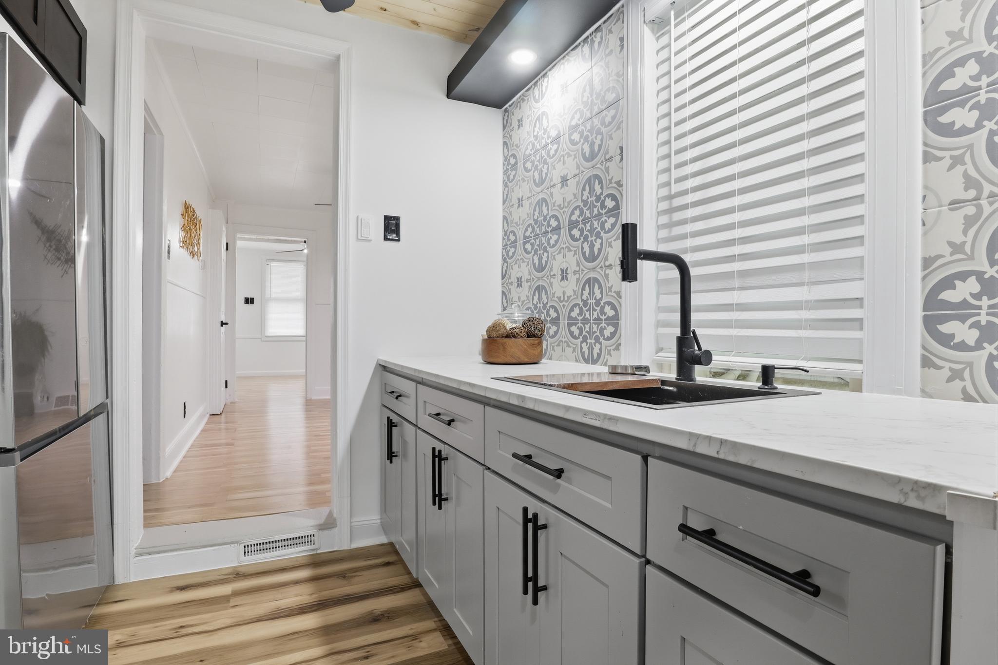 NORTH YORK - Residential