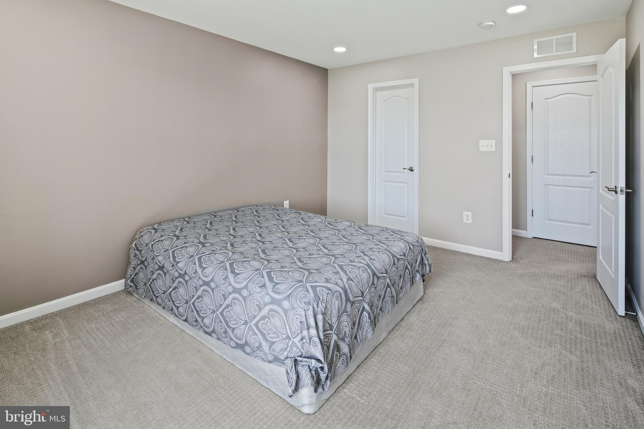 DIXON CROSSING - Residential