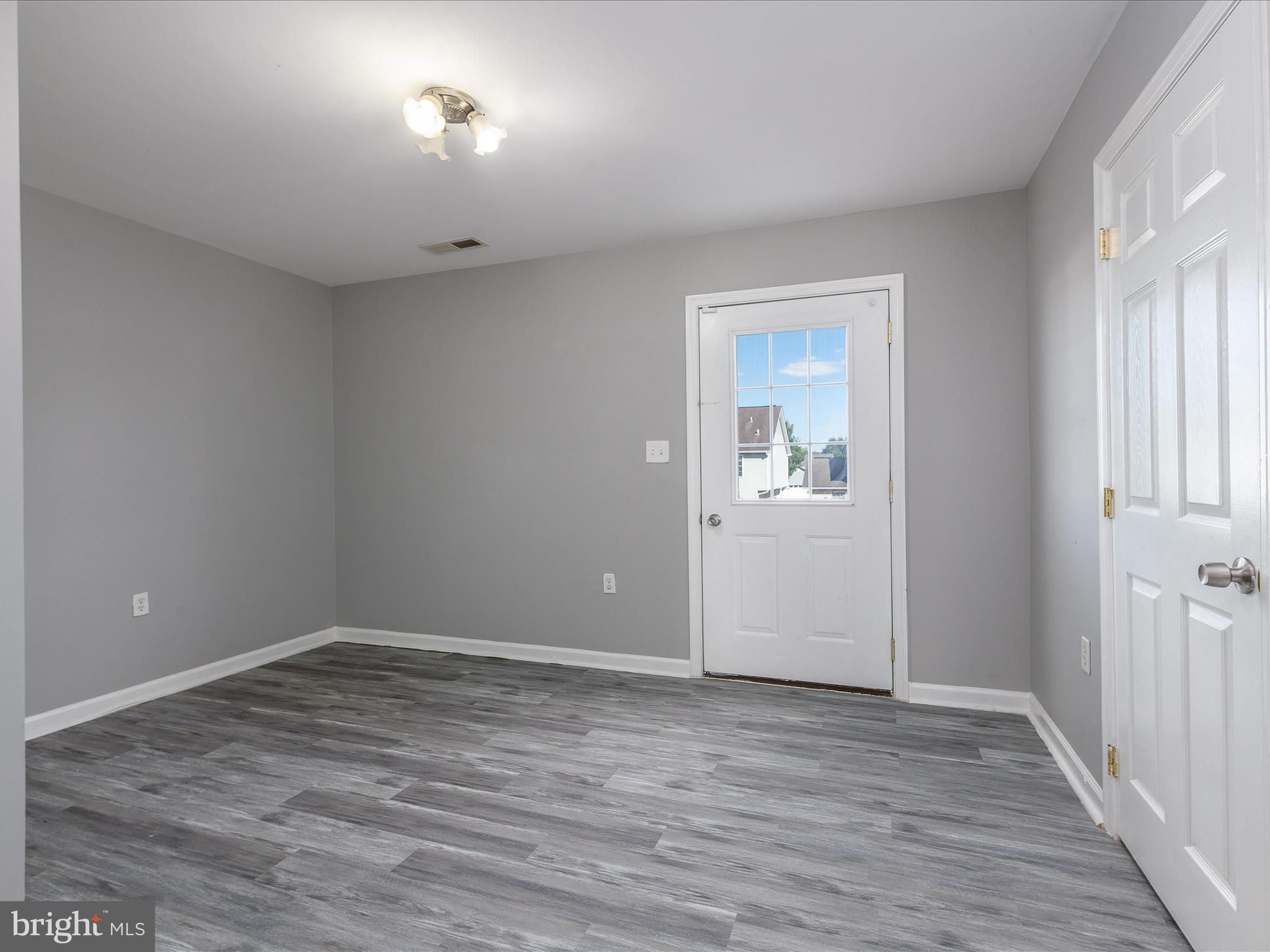 BRIAR RUN - Residential