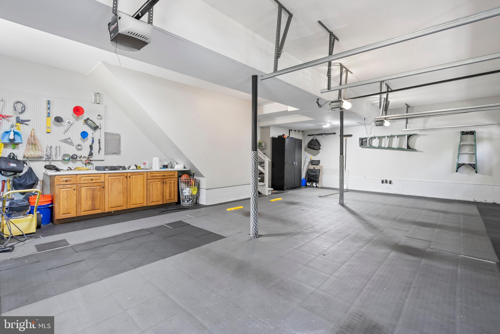 FOLLY HILL FARMS - Residential