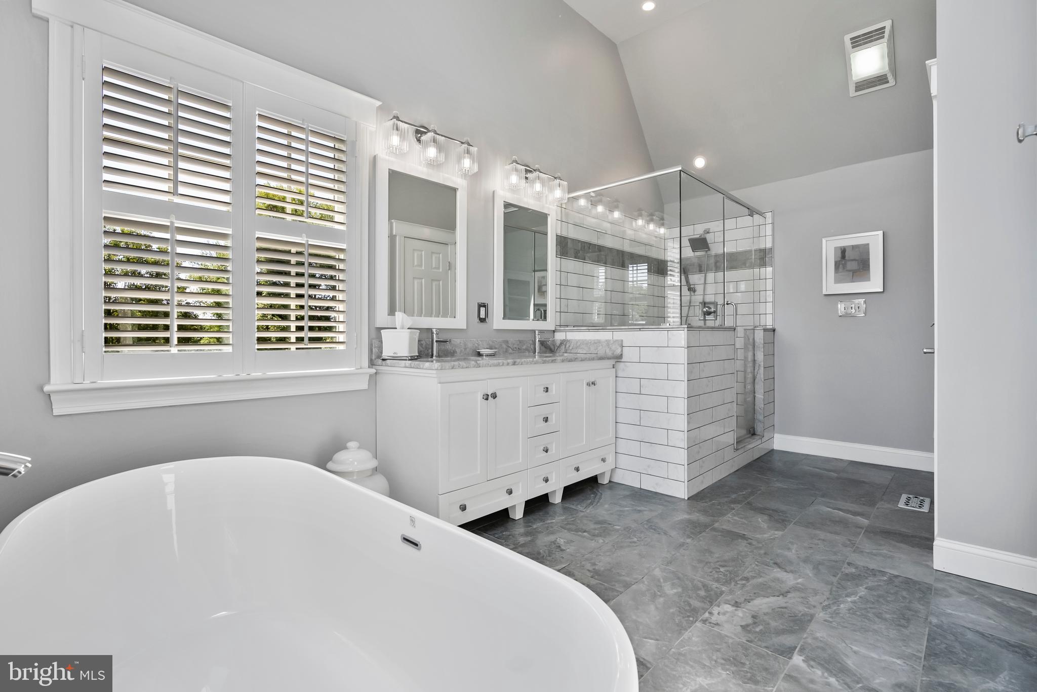 FOLLY HILL FARMS - Residential