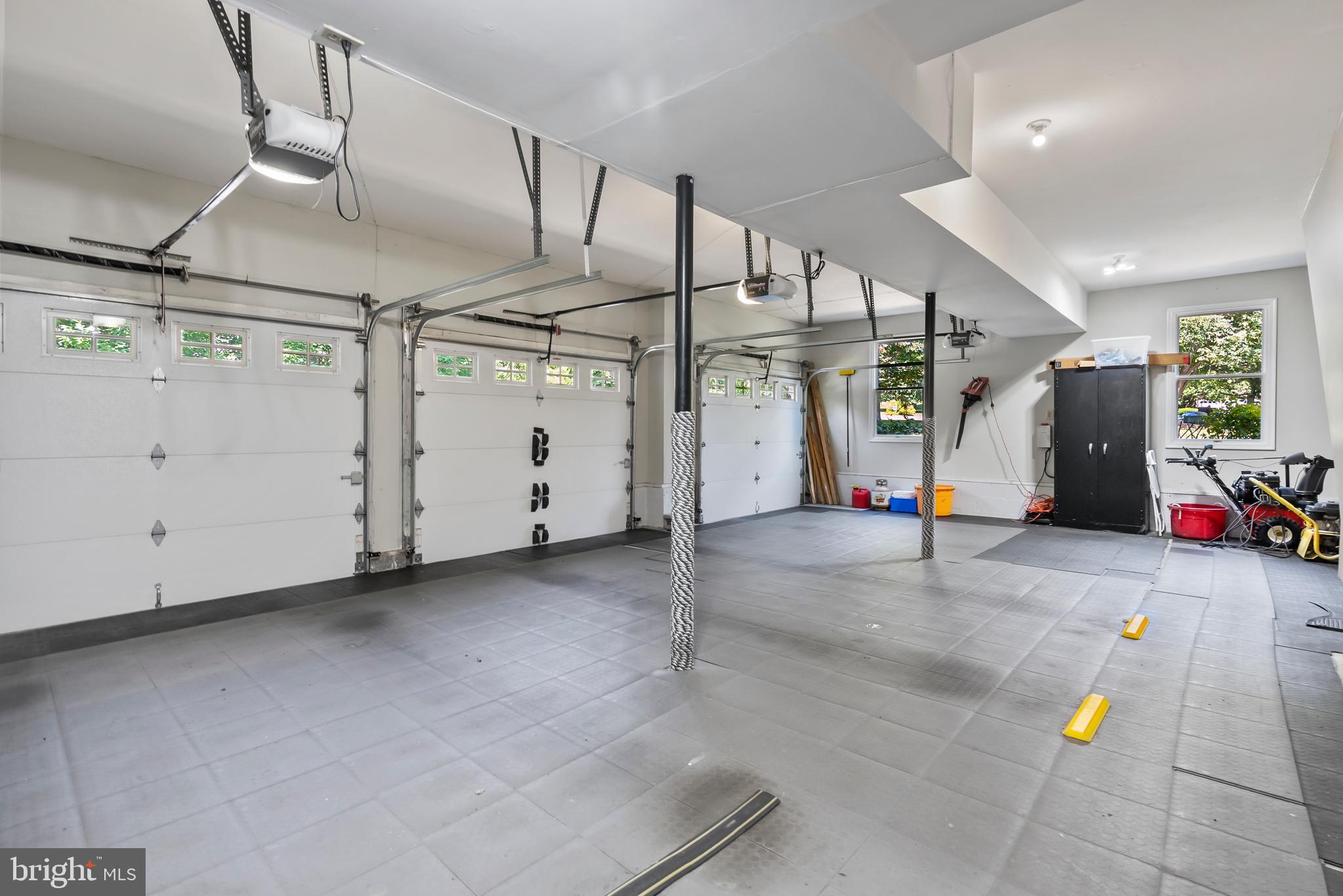 FOLLY HILL FARMS - Residential