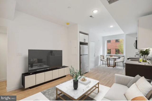 FAIRMOUNT - Residential Lease