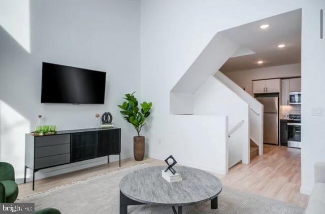 FAIRMOUNT - Residential Lease