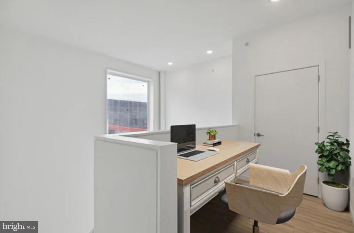 FAIRMOUNT - Residential Lease