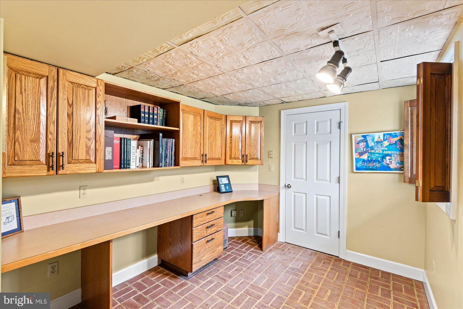 RIVER BLUFFS - Residential