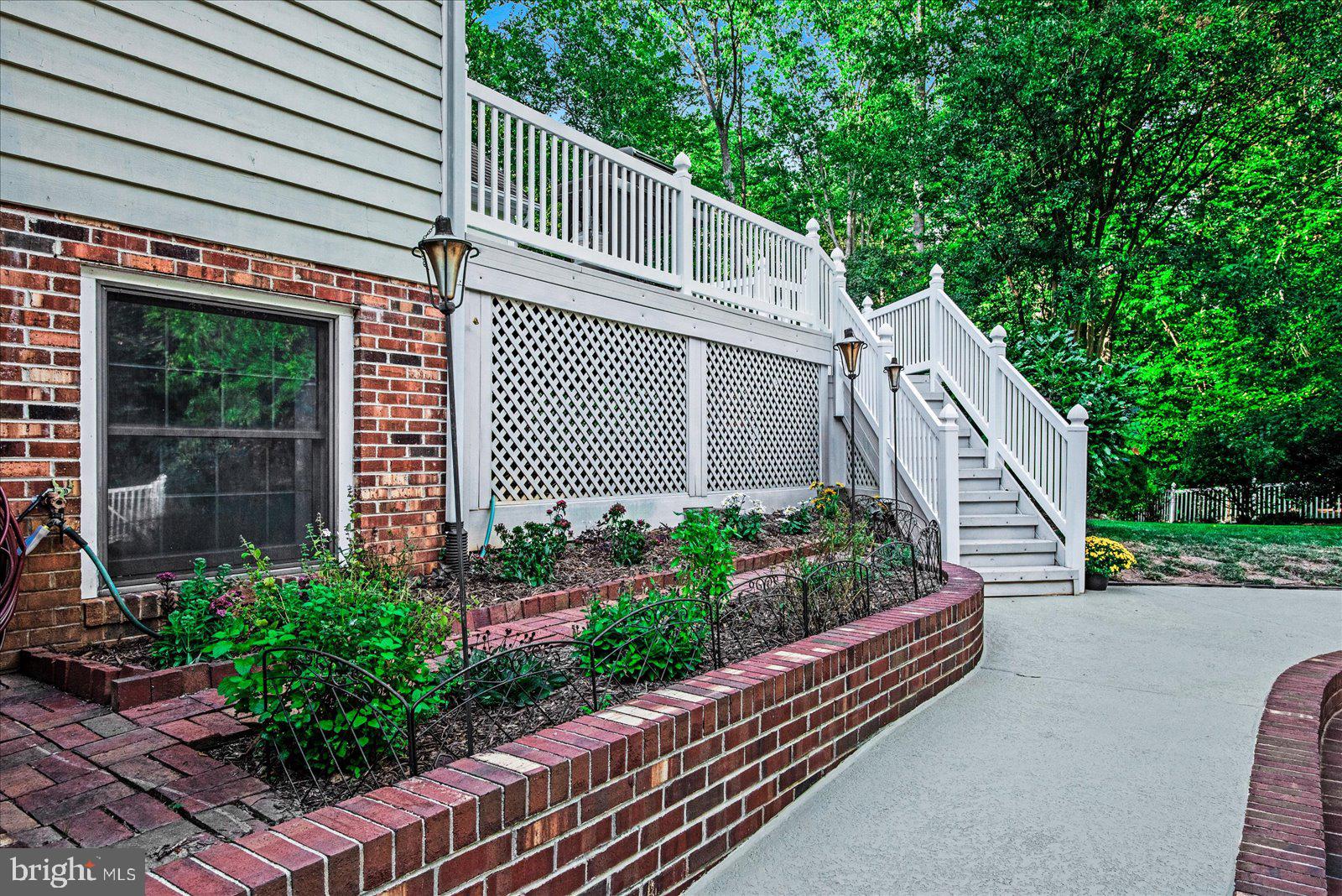 RIVER BLUFFS - Residential