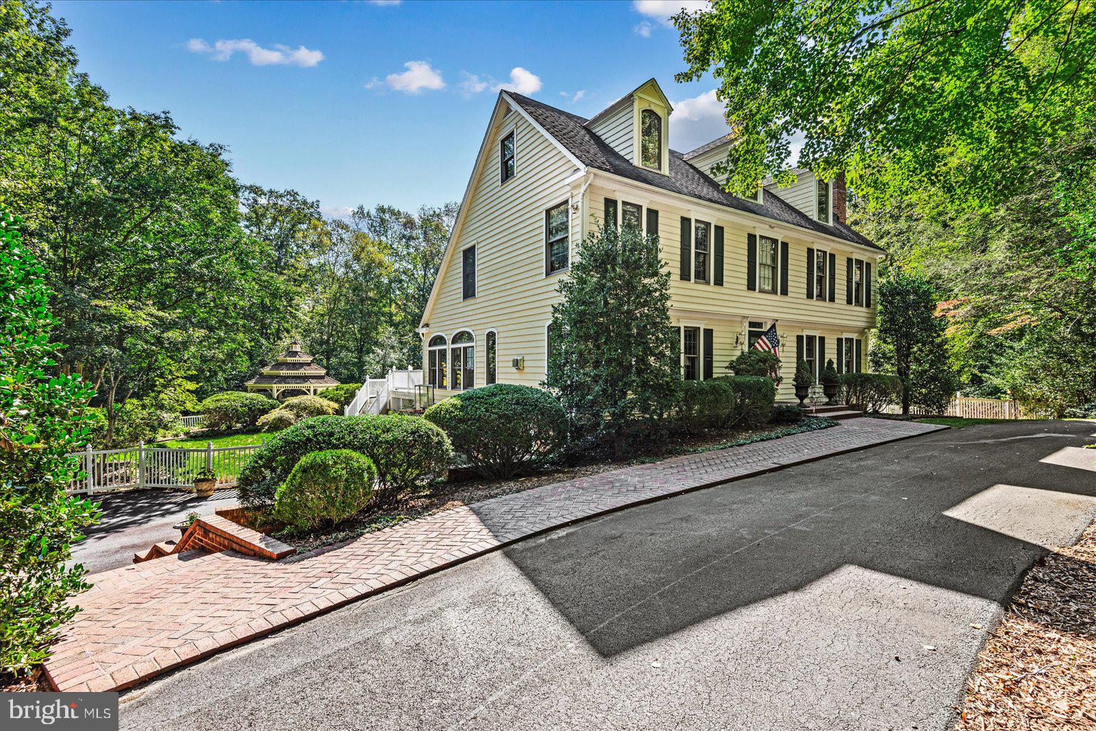 RIVER BLUFFS - Residential