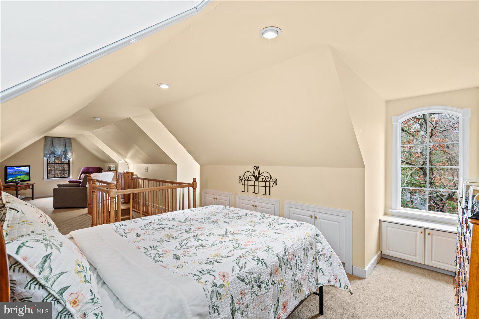 RIVER BLUFFS - Residential