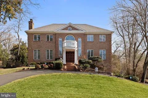 1071 Spring Hill Road, McLean, VA MLS: VAFX2220896