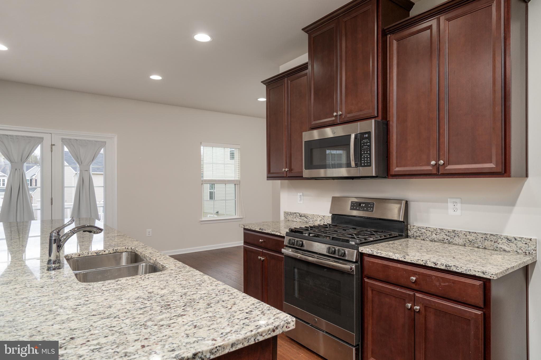 LEE'S PARKE - Residential