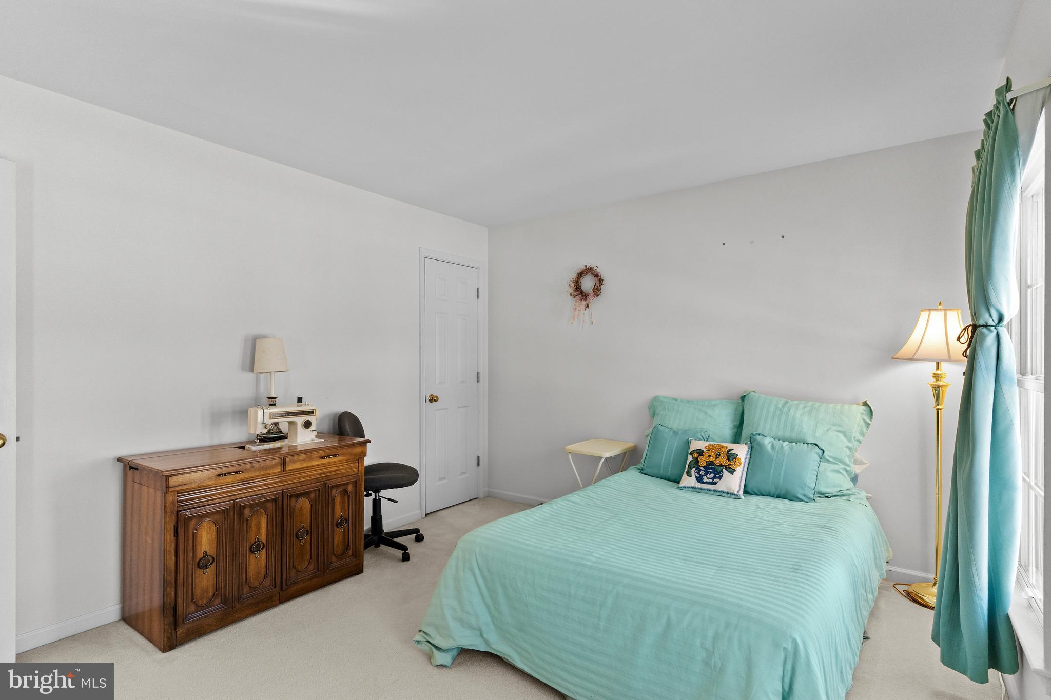 ASHBURN VILLAGE - Residential