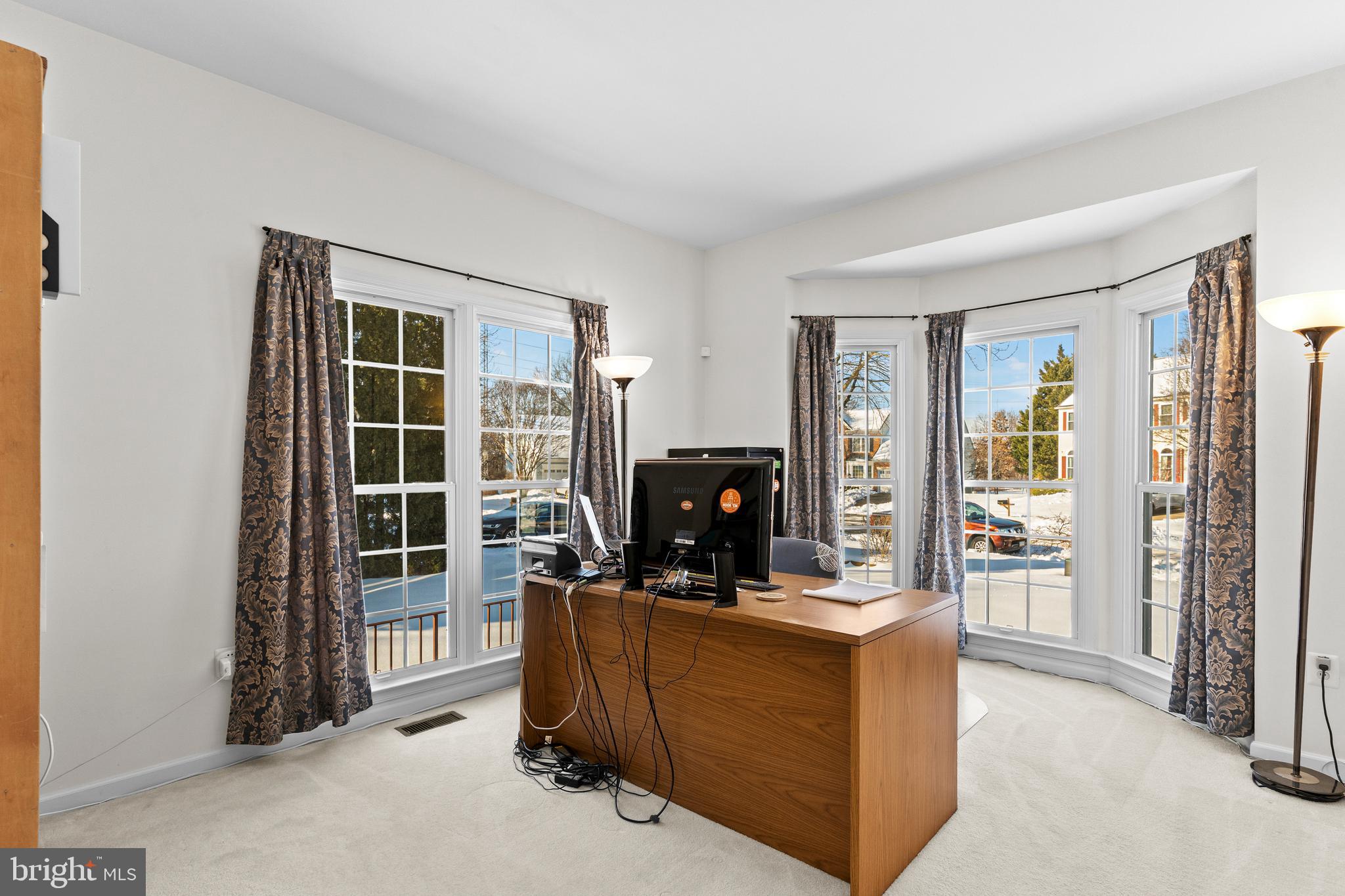 ASHBURN VILLAGE - Residential