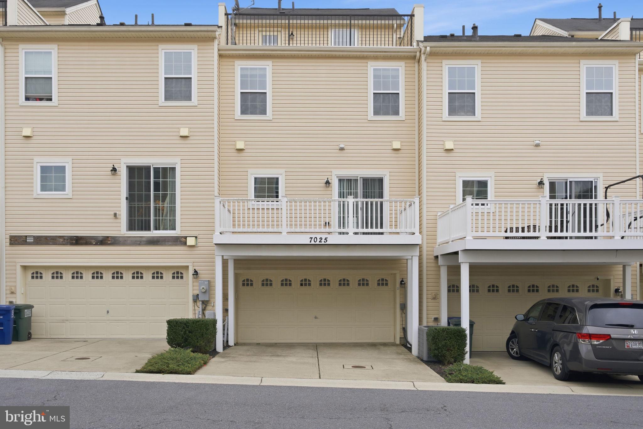 OXFORD SQUARE - Residential Lease