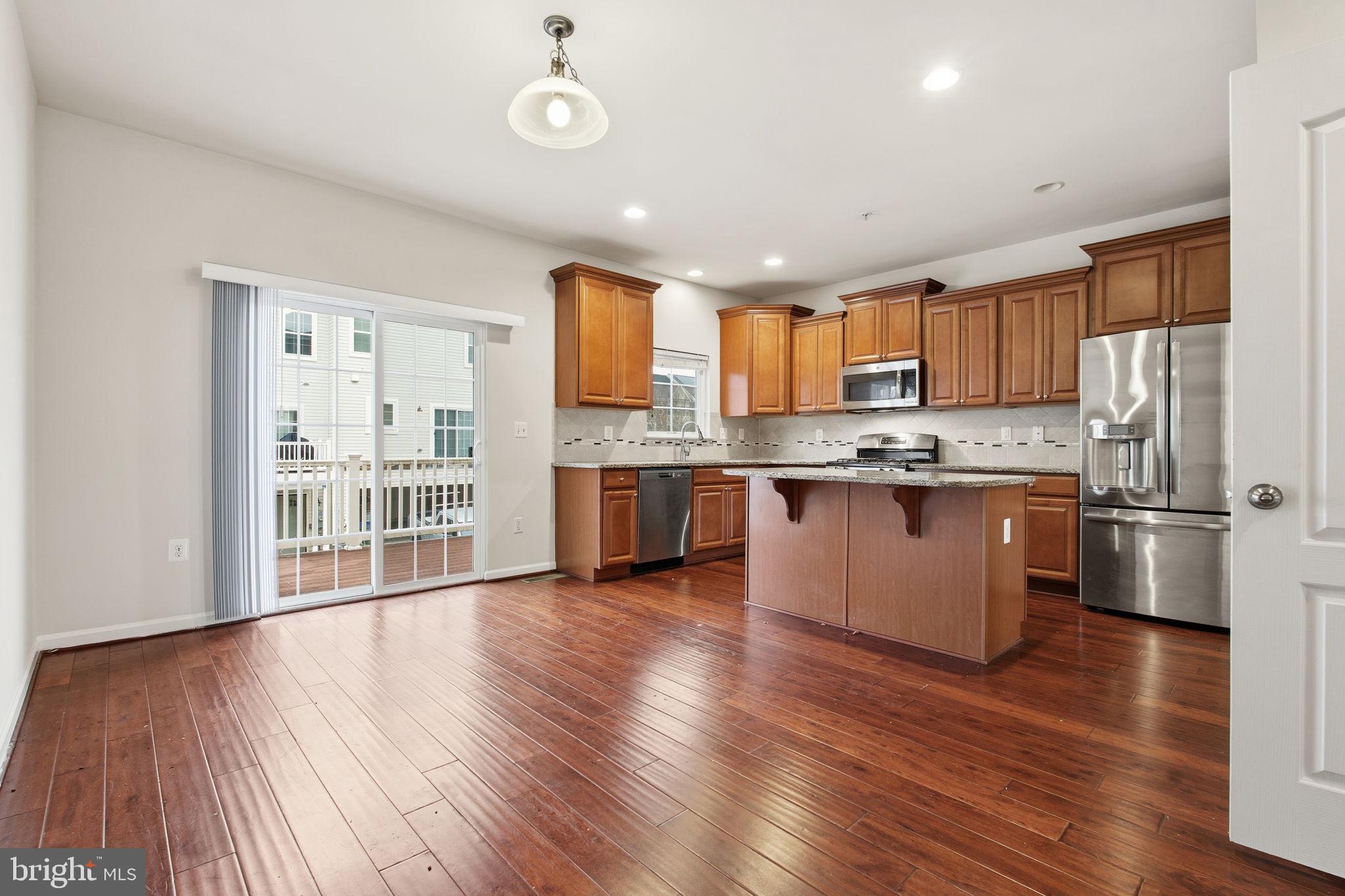 OXFORD SQUARE - Residential Lease