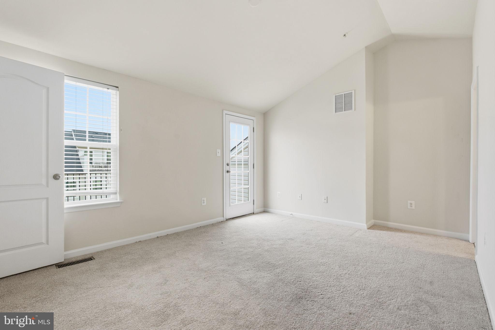 OXFORD SQUARE - Residential Lease