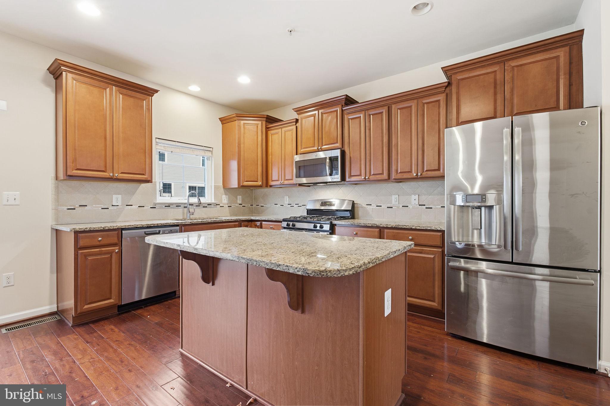 OXFORD SQUARE - Residential Lease