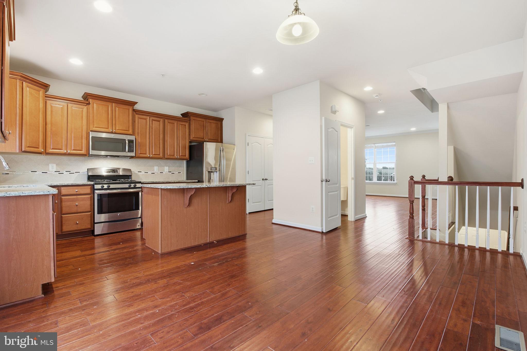 OXFORD SQUARE - Residential Lease