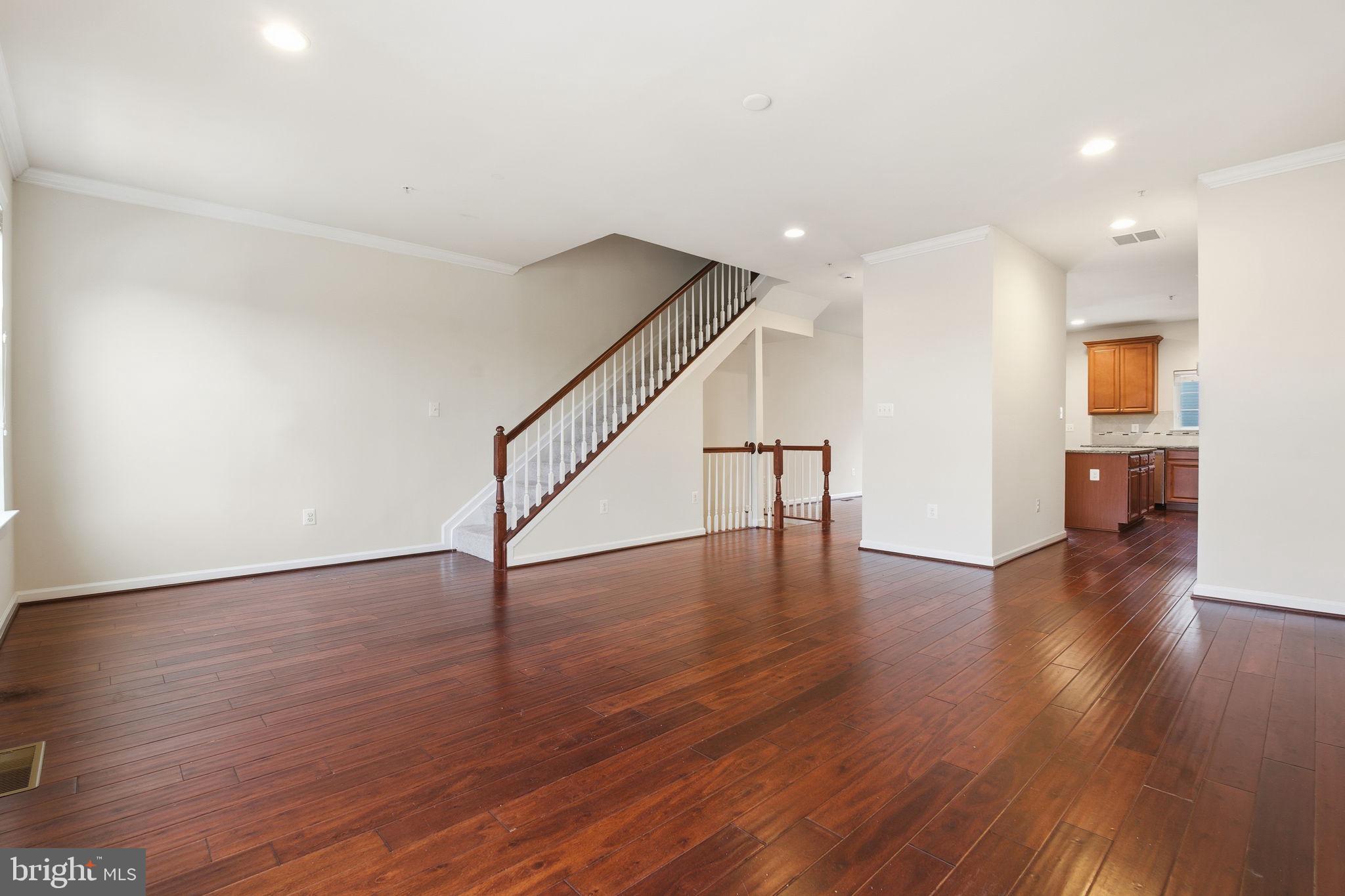 OXFORD SQUARE - Residential Lease