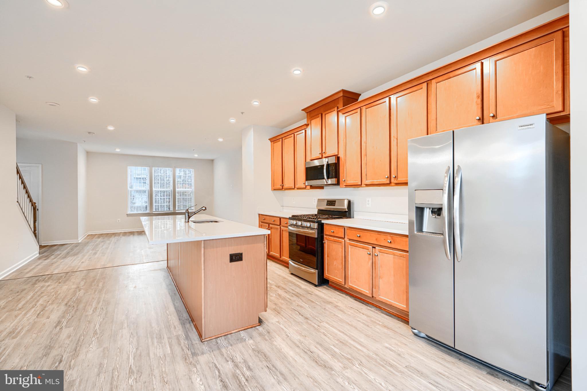 METRO POINTE - Residential Lease