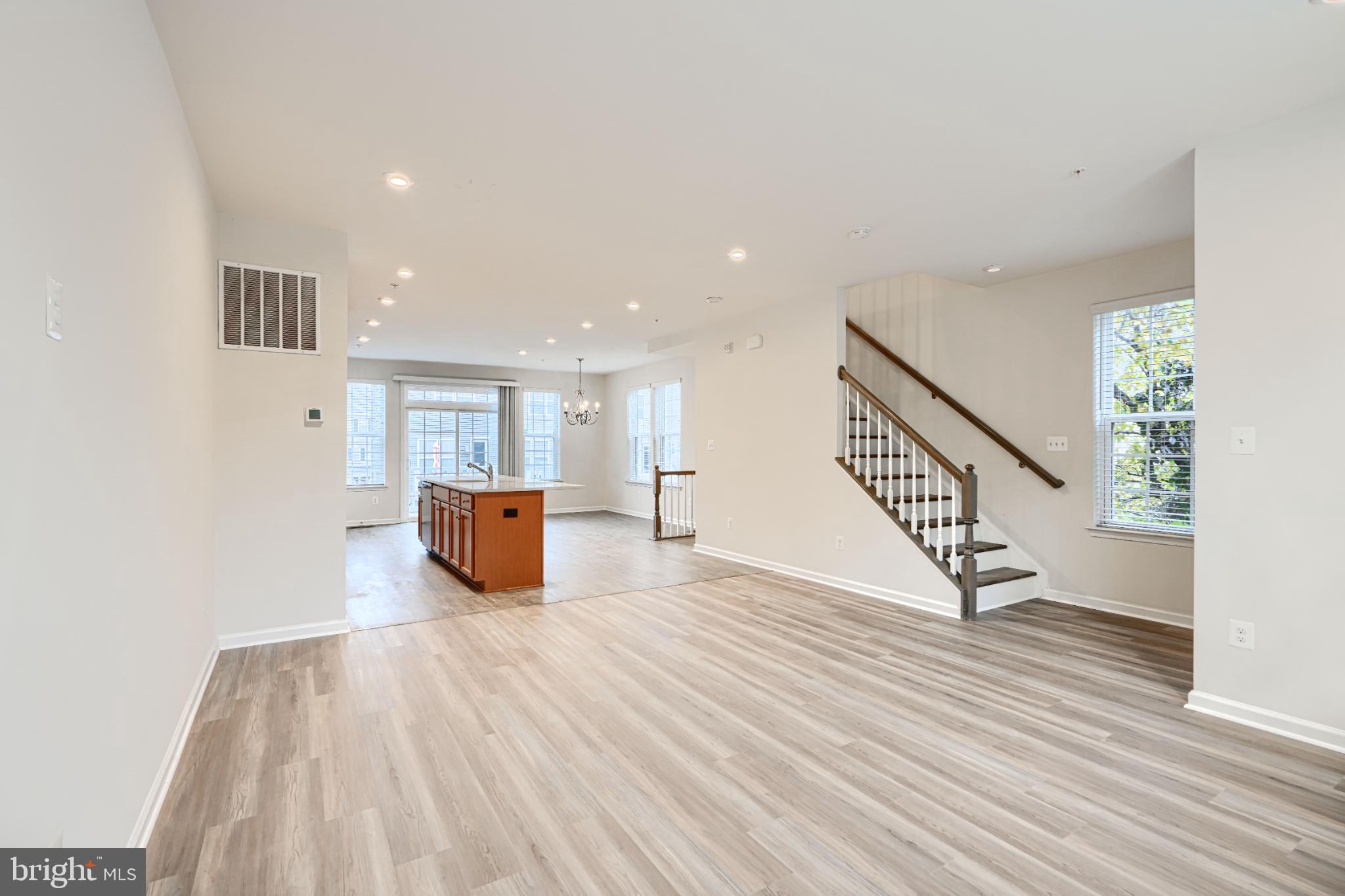 METRO POINTE - Residential Lease