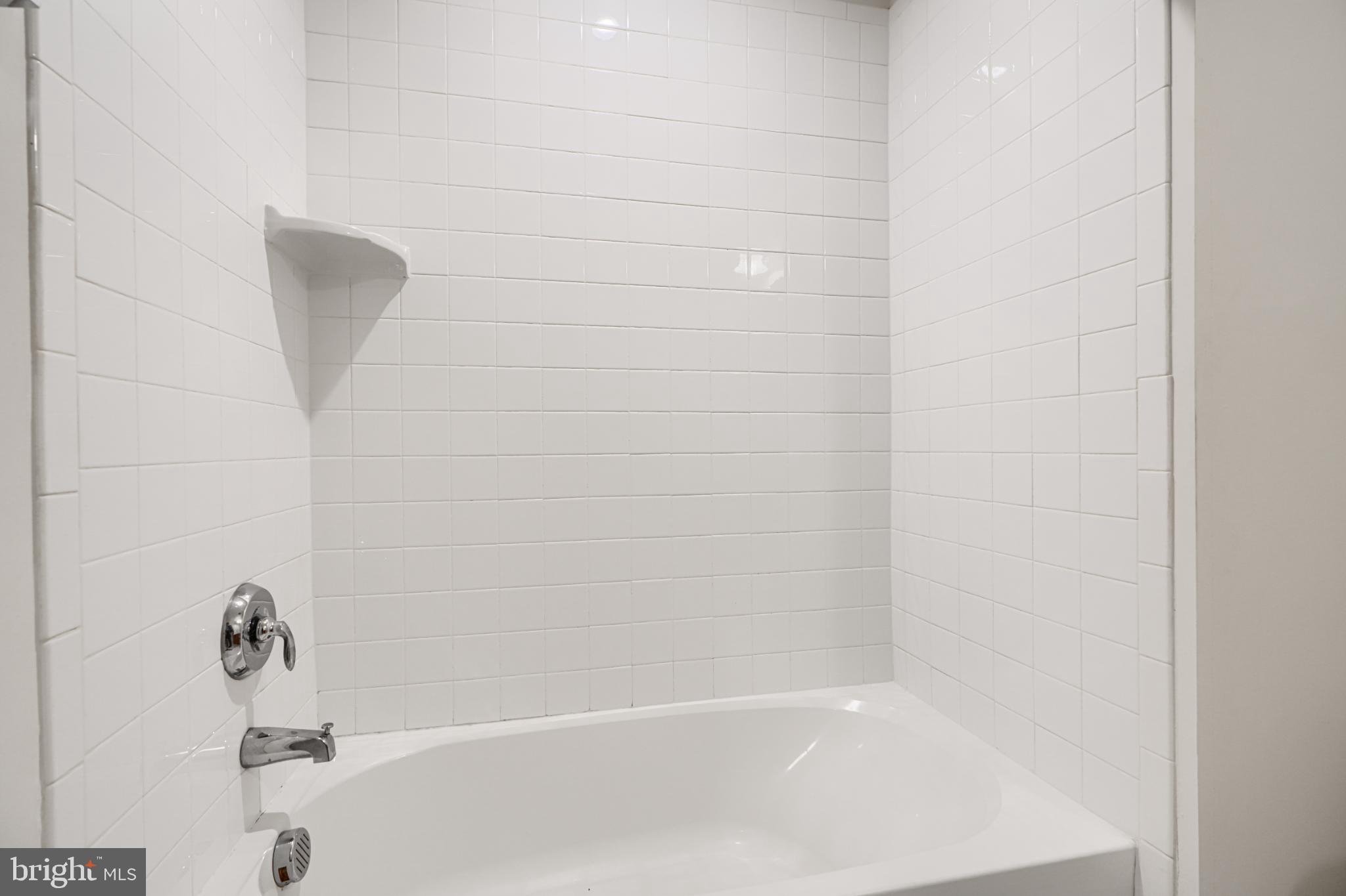 METRO POINTE - Residential Lease