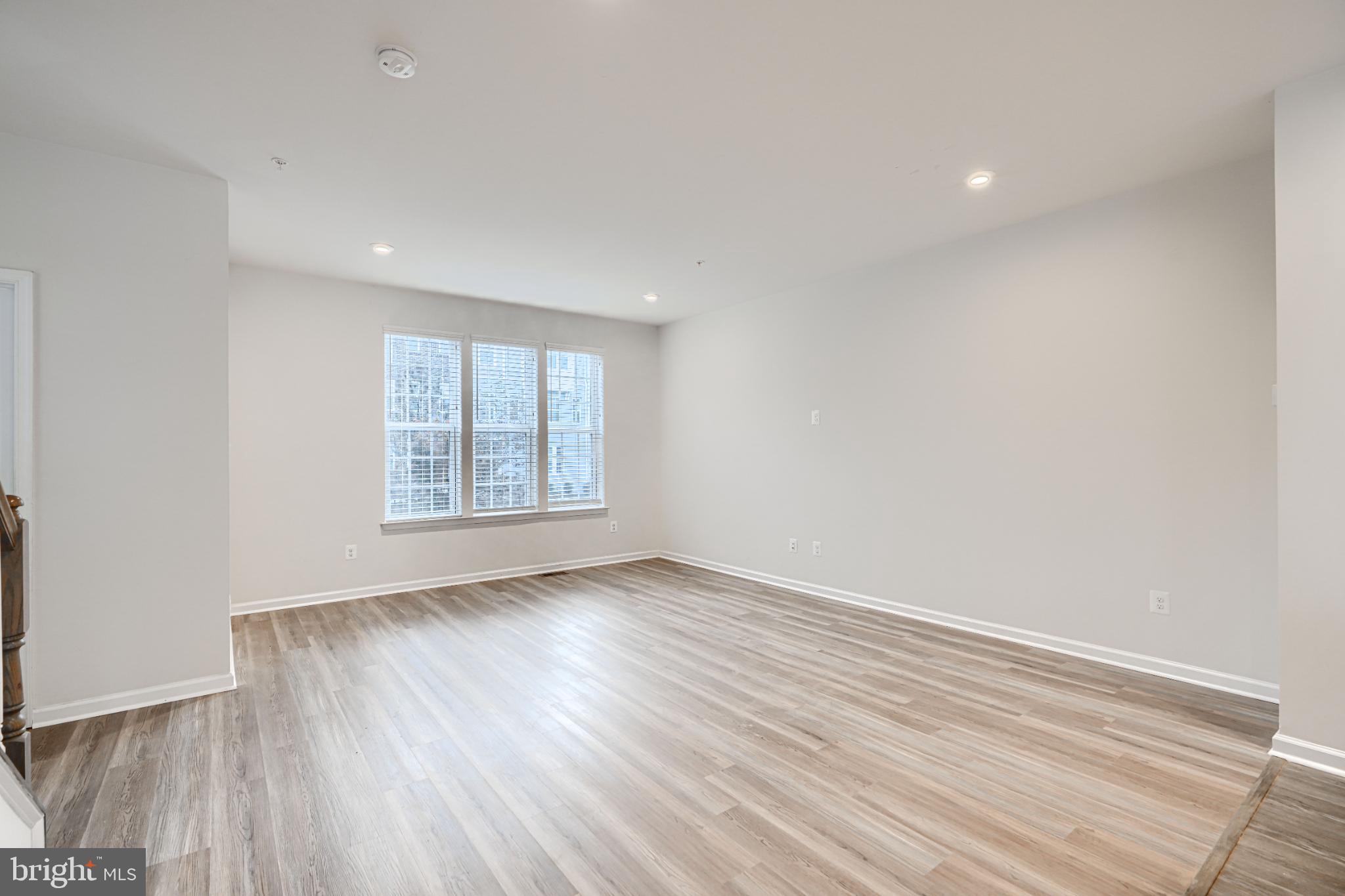 METRO POINTE - Residential Lease