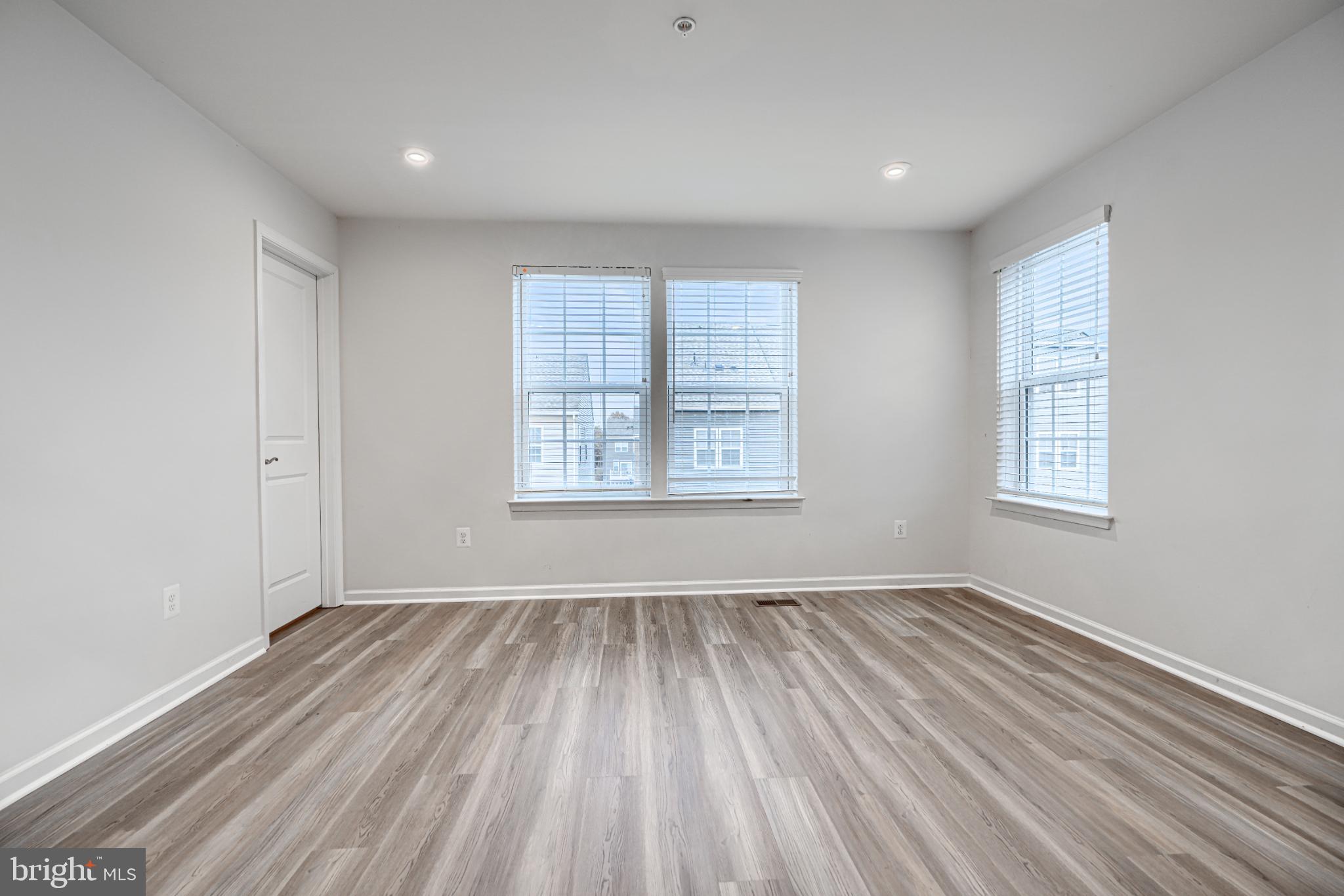 METRO POINTE - Residential Lease