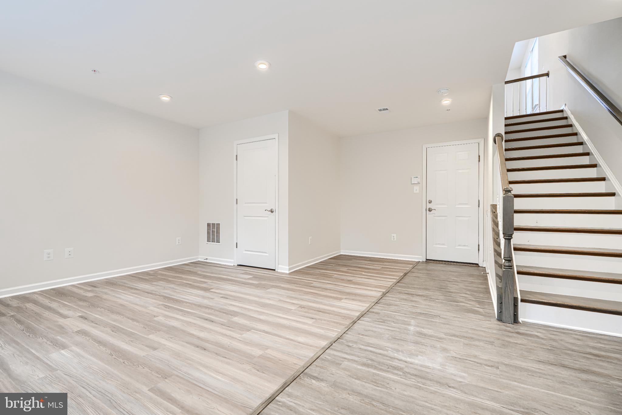 METRO POINTE - Residential Lease