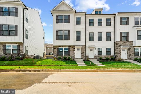 Townhouse For Sale - 762 Union Street<br/> FREDERICK, MD 21701