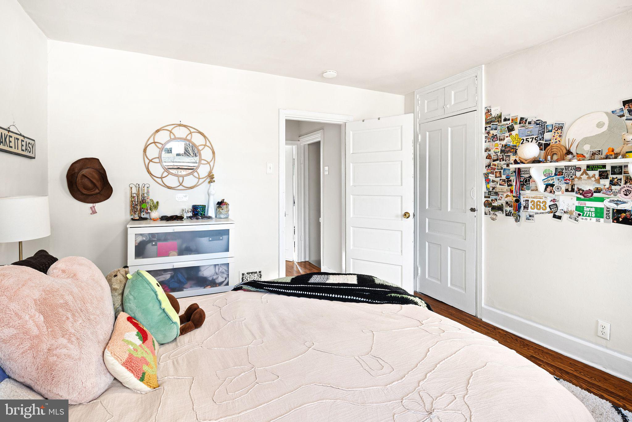 LOGAN SQUARE - Residential