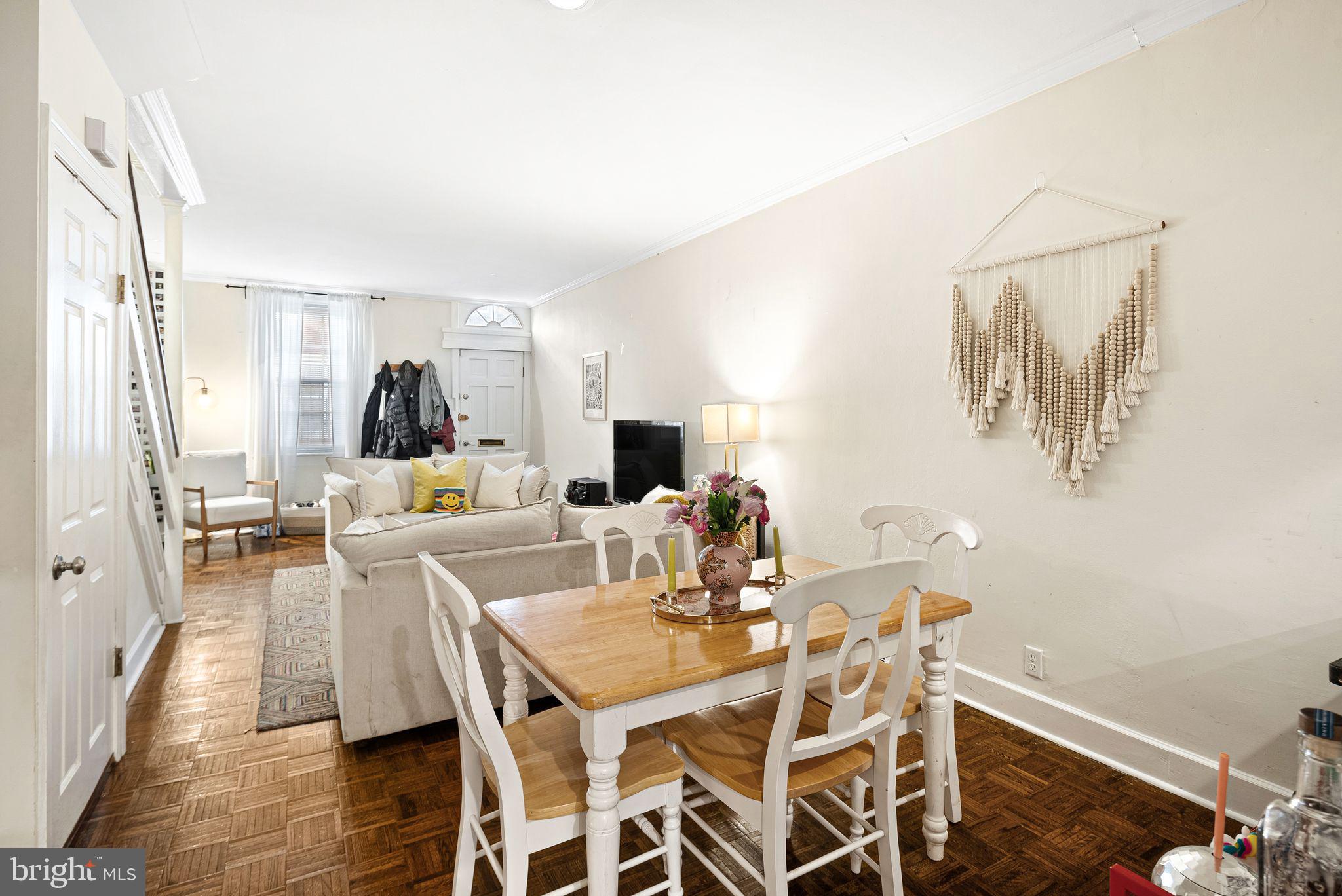 LOGAN SQUARE - Residential