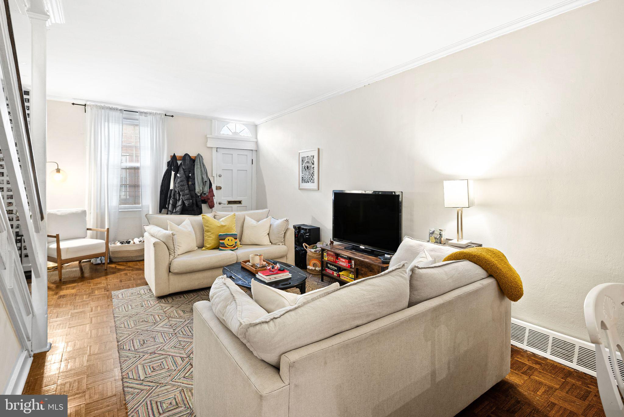 LOGAN SQUARE - Residential