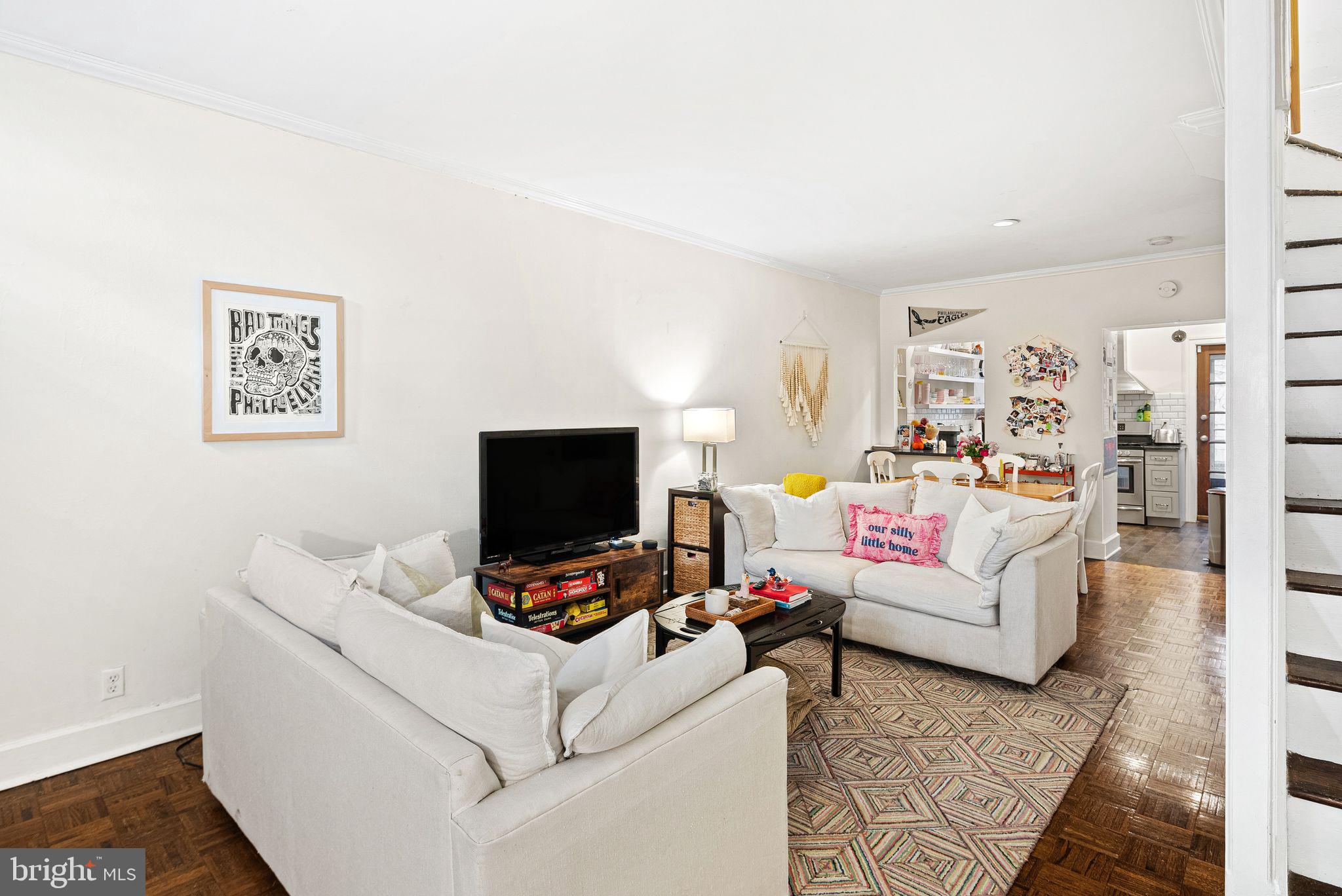 LOGAN SQUARE - Residential